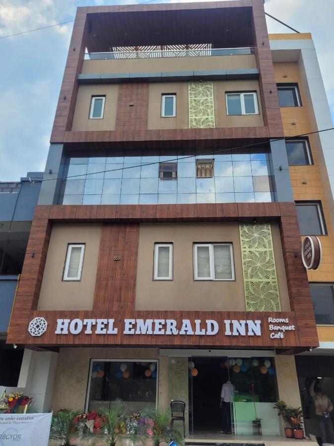Hotel Emerald Inn Бопал Екстериор снимка
