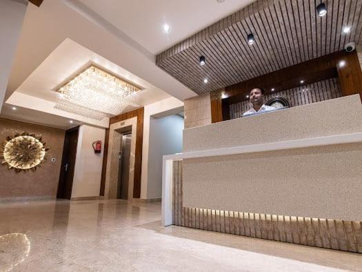 Hotel Emerald Inn Бопал Екстериор снимка